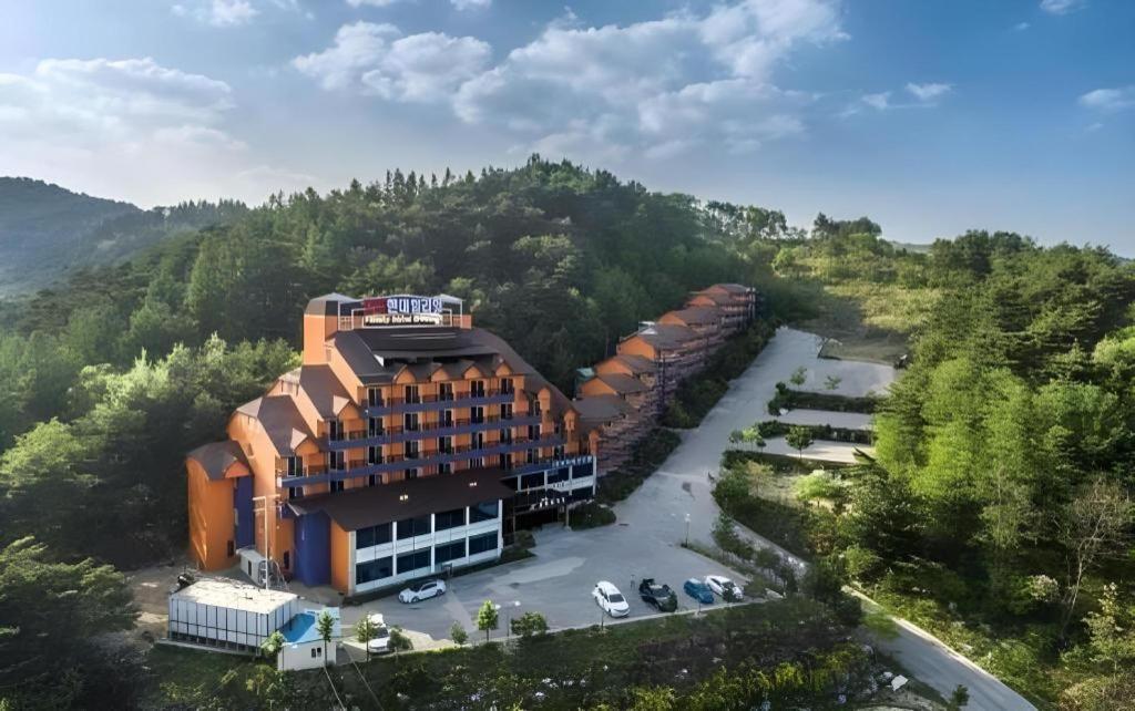 Hyundai Elliot Hotel And Resort Pyeongchang Exterior foto